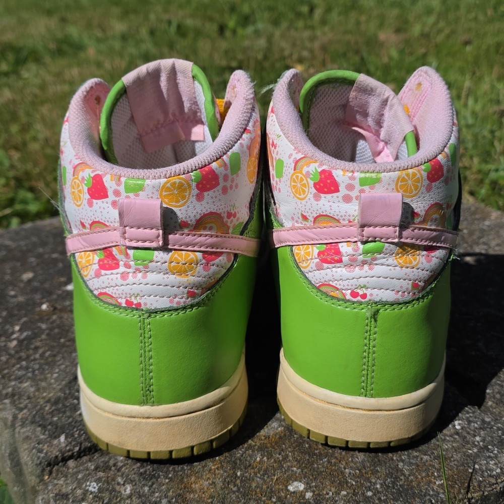 Nike Dunk High Strawberry Shortcake 2009 Size 6.5Y 316604-162 - Picture 3 of 11